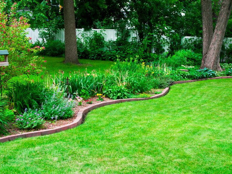 Pięć tajnych trików, które pomogą utrzymać Twój ogród piękny i zadbany